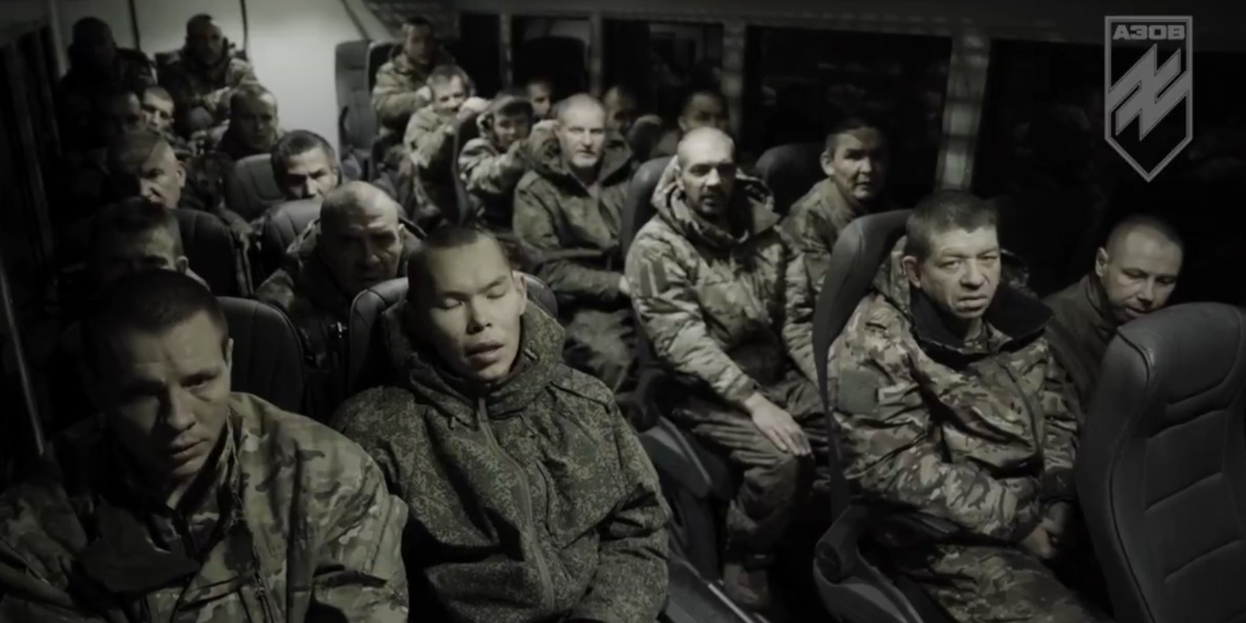 "Им удалось выжить": бойцы бригады "Азов" взяли в плен 20 оккупантов на Торецком направлении. Видео