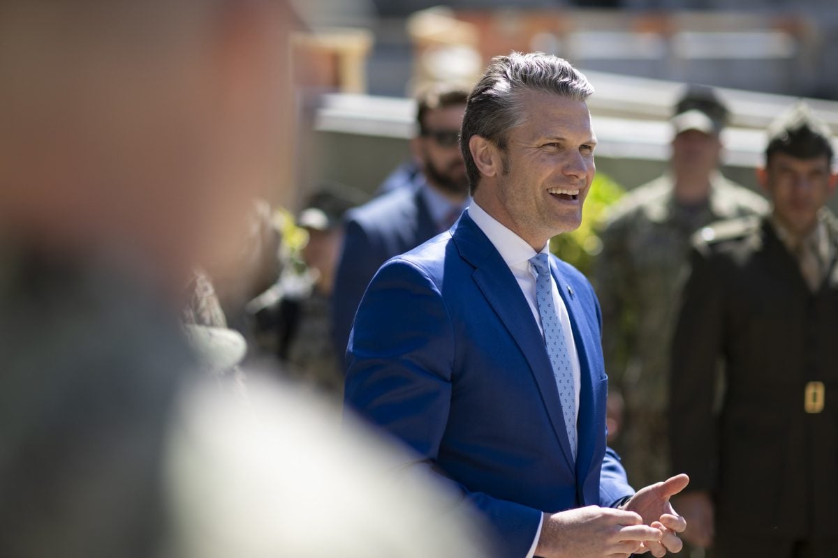 Reuters: Военную помощь США Украине самовольно останавливал Хегсет