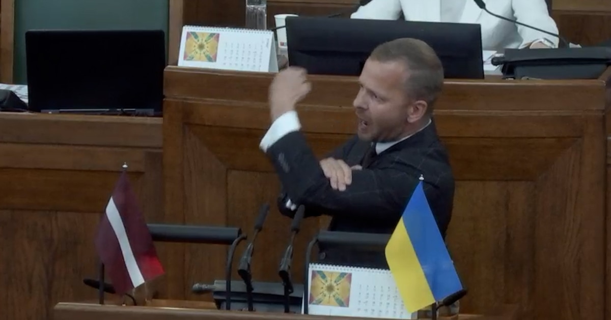 В Латвии начали уголовный процесс против депутата, выступавшего в Сейме на русском языке