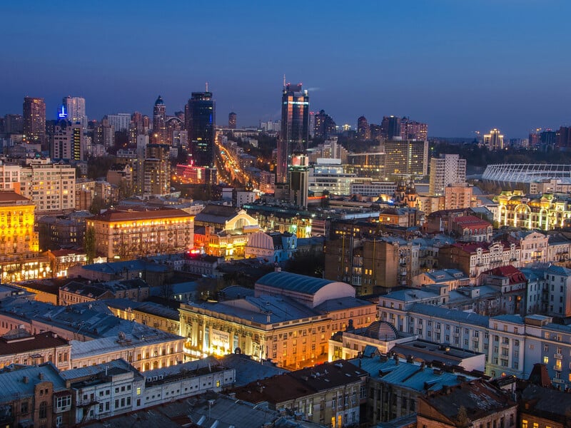 Россия комбинированно атаковала Киев: последствия фиксируют в шести районах (Видео)