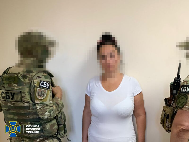 В Одессе задержали женщину, подозреваемую в попытке взорвать здание ТЦК в час пик