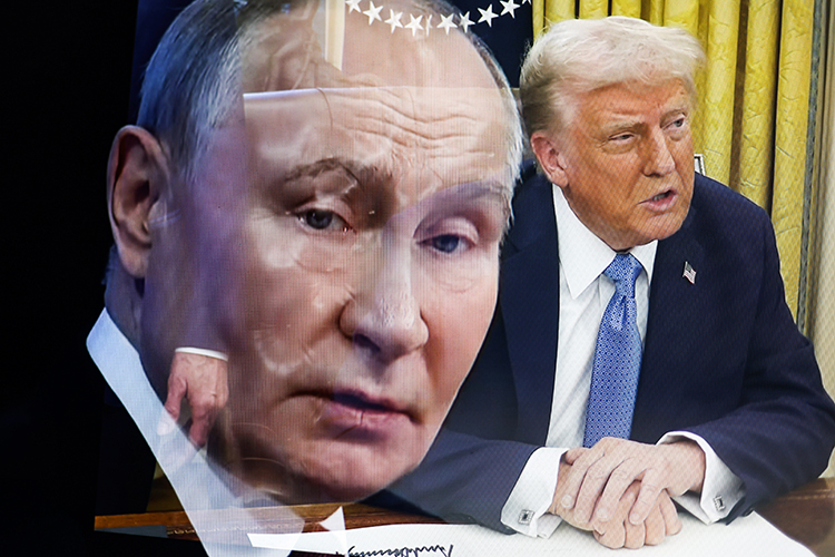 История, взяв Путина за руку, использует Трампа как спусковой крючок новой войны