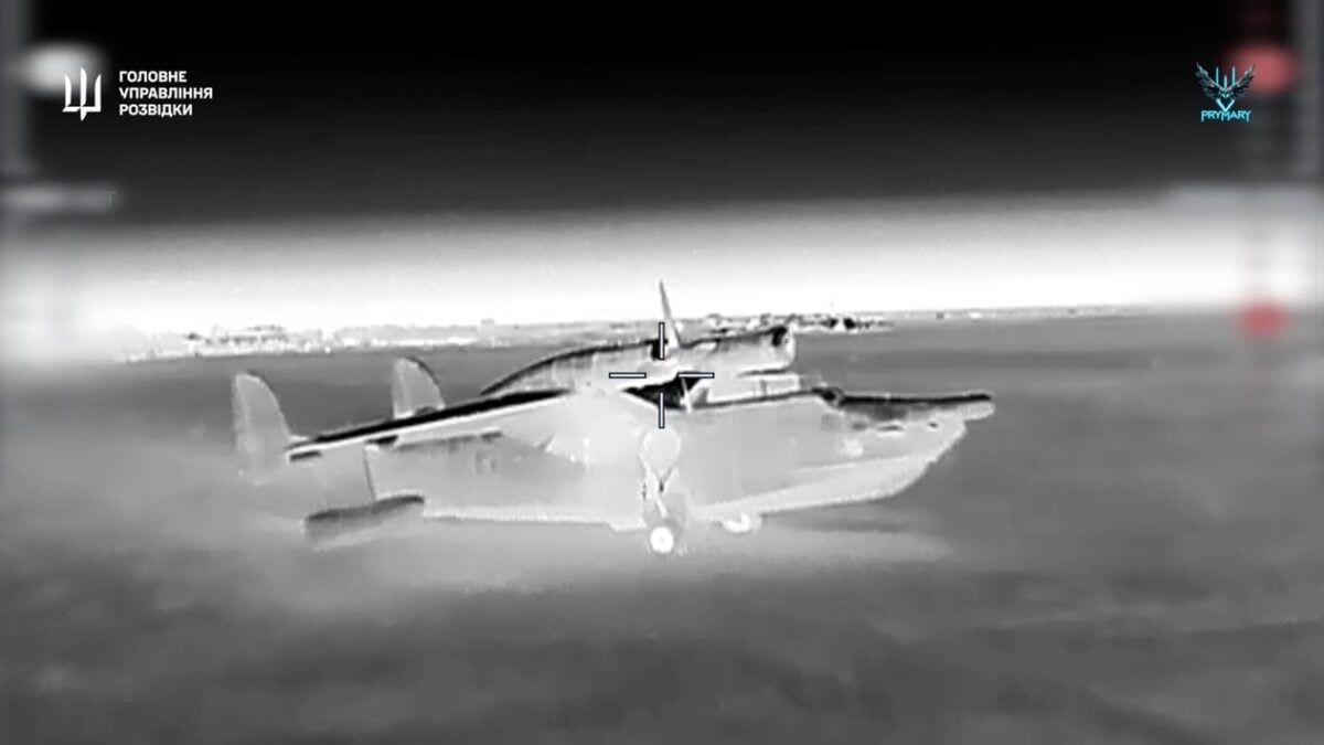 Бойцы ГУР впервые в истории сожгли два вражеских самолета-амфибии Бе-12 «Чайка»