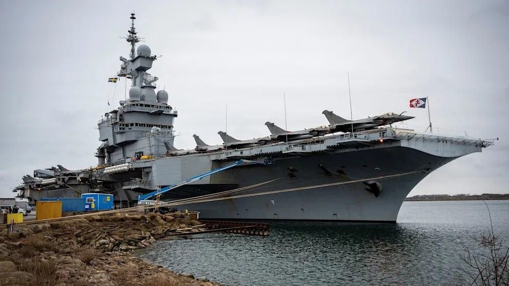 Макрон отправляет авианосец Charles de Gaulle в Средиземное море для защиты союзников