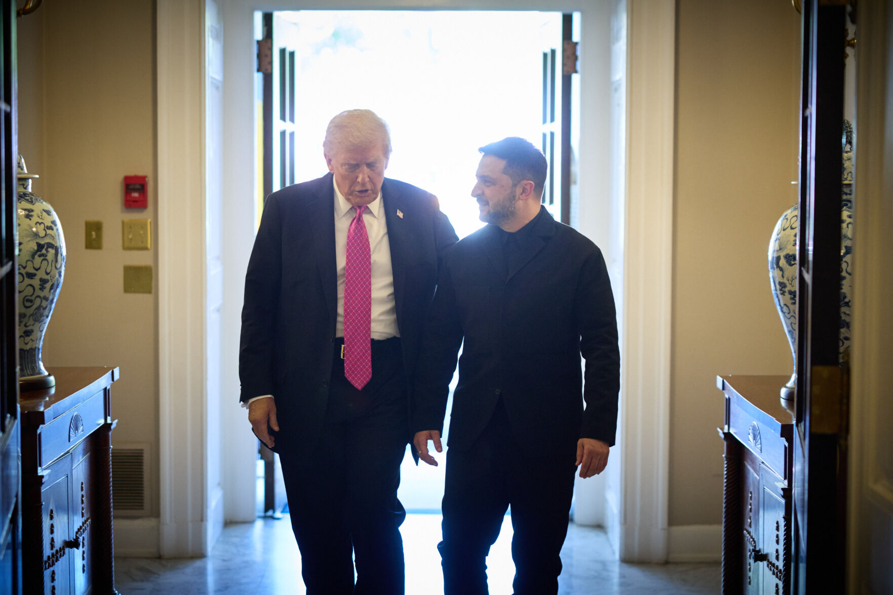 Трамп назвал Зеленского "препятствием" в заключении соглашения с диктатором РФ