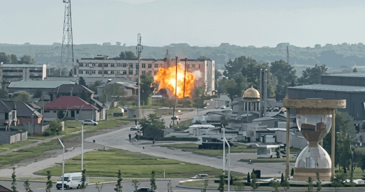 В Чечне дроны атаковали военную базу и здание ФСБ