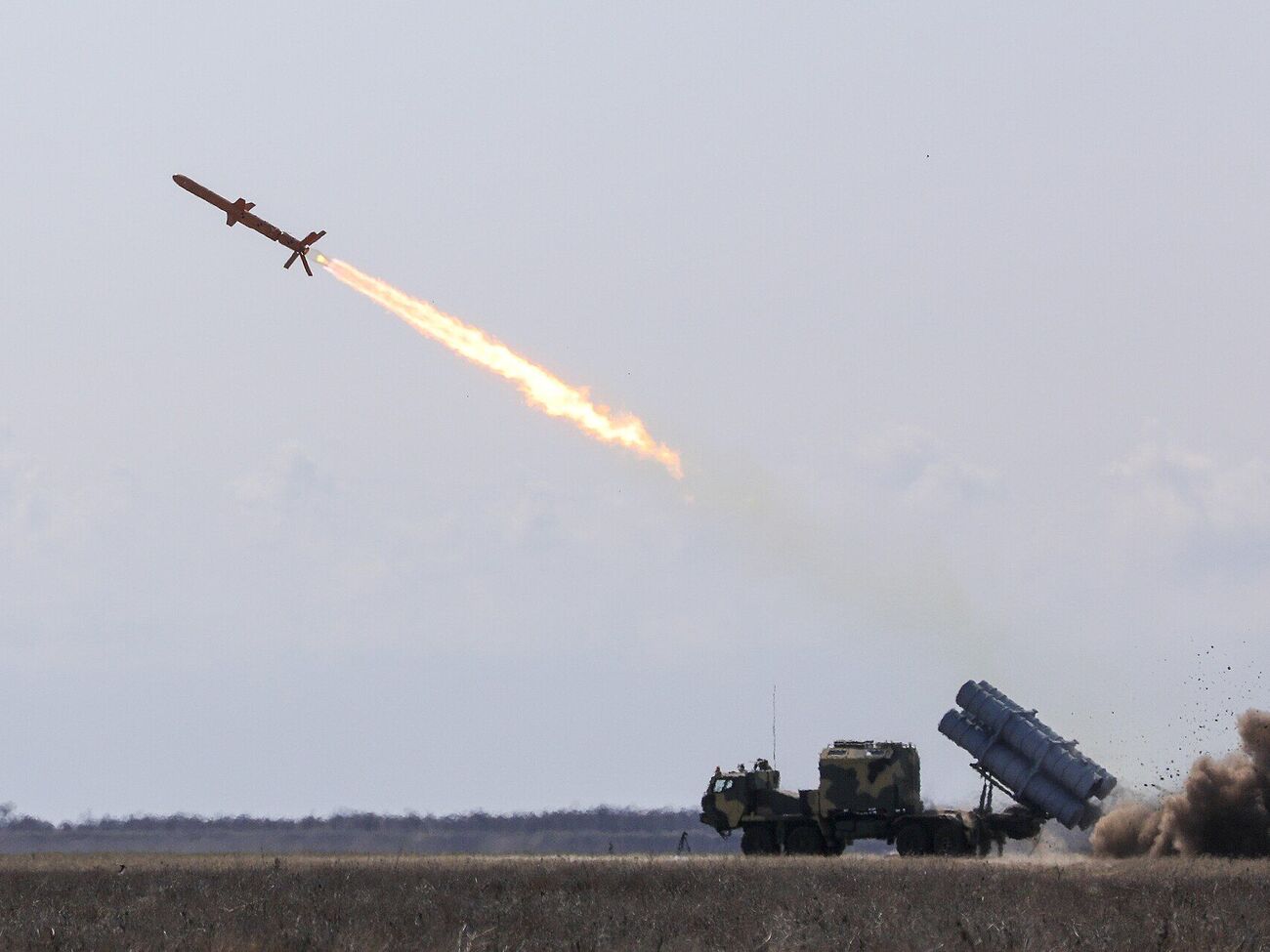 ВМС Украины "Нептуном" поразили объект Черноморского флота России в Севастополе