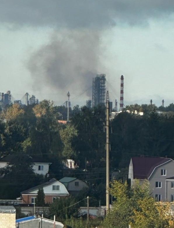 Украинские дроны нанесли удар по Рязанскому НПЗ и аэродрому: выведено из строя более 77% мощностей.